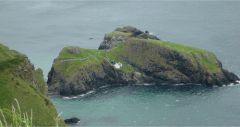 800px-Carrick-a-Rede_Rope_Bridge_3.jpg